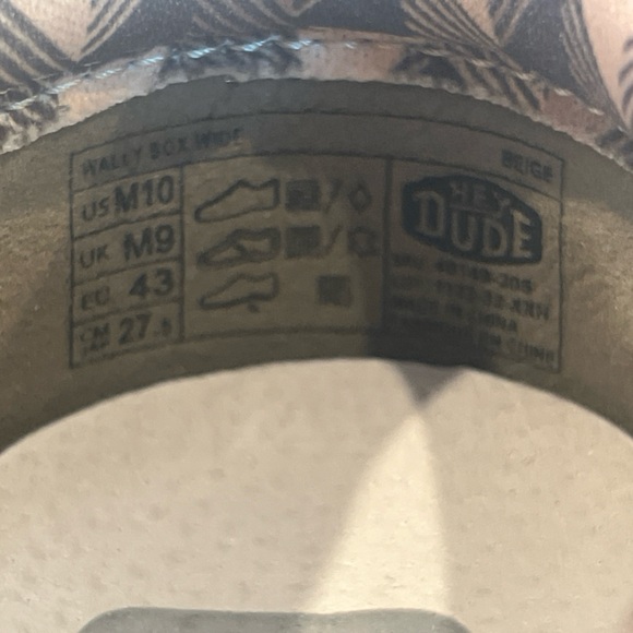 Men’s Hey Dude Wally Sox Shoes - Beige, US 10 Wide, GUC! - Picture 4 of 7